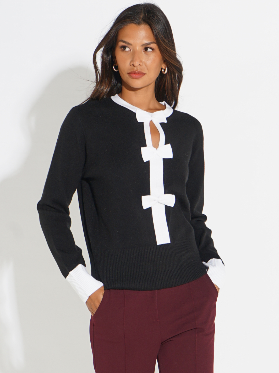Kate & Pippa Aspen Bow Knit In Black-Kate & Pippa